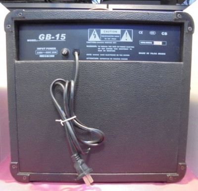 BOSTON GB-15 басовый комбик 15 Вт