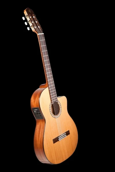 Классическая гитара Prudencio 052 4/4  со звукоснимателем
