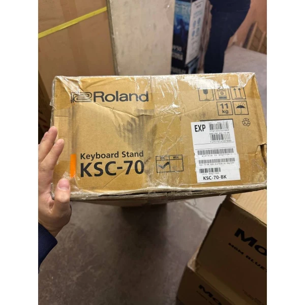Стойка для FP-30-BK, FP-30X-BK Roland KSC-70-BK (Уценка), находилась на витрине