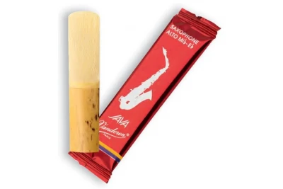 Трость для альт-саксофона №1.5 Vandoren Java Red Cut 1.5 (SR2615R), 1 шт.