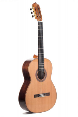 PRUDENCIO High End Model 132 (6-PS) Cedar Top гитара классическая + кейс