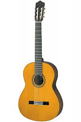 Классическая гитара Yamaha C40, 4/4, корпус сапеле, дека ель, цвет натуральный