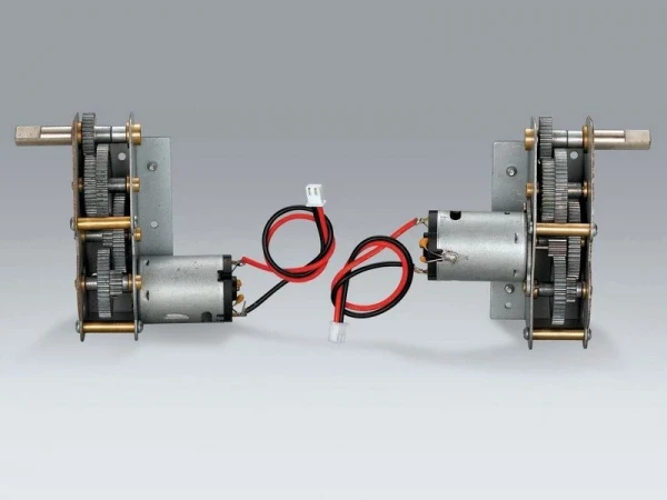 Редуктор левый и правый для танка  Panzer III (цинк)